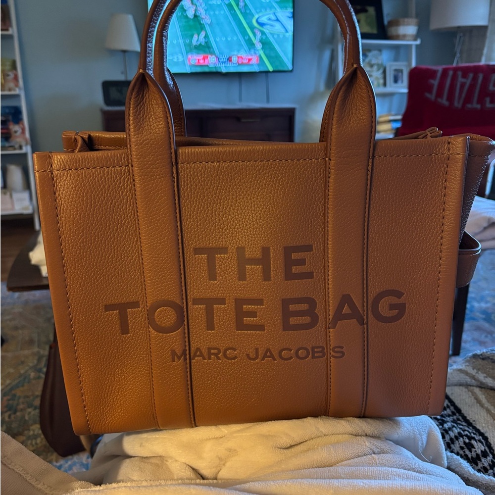 Marc Jacobs The Tote Bag Medium